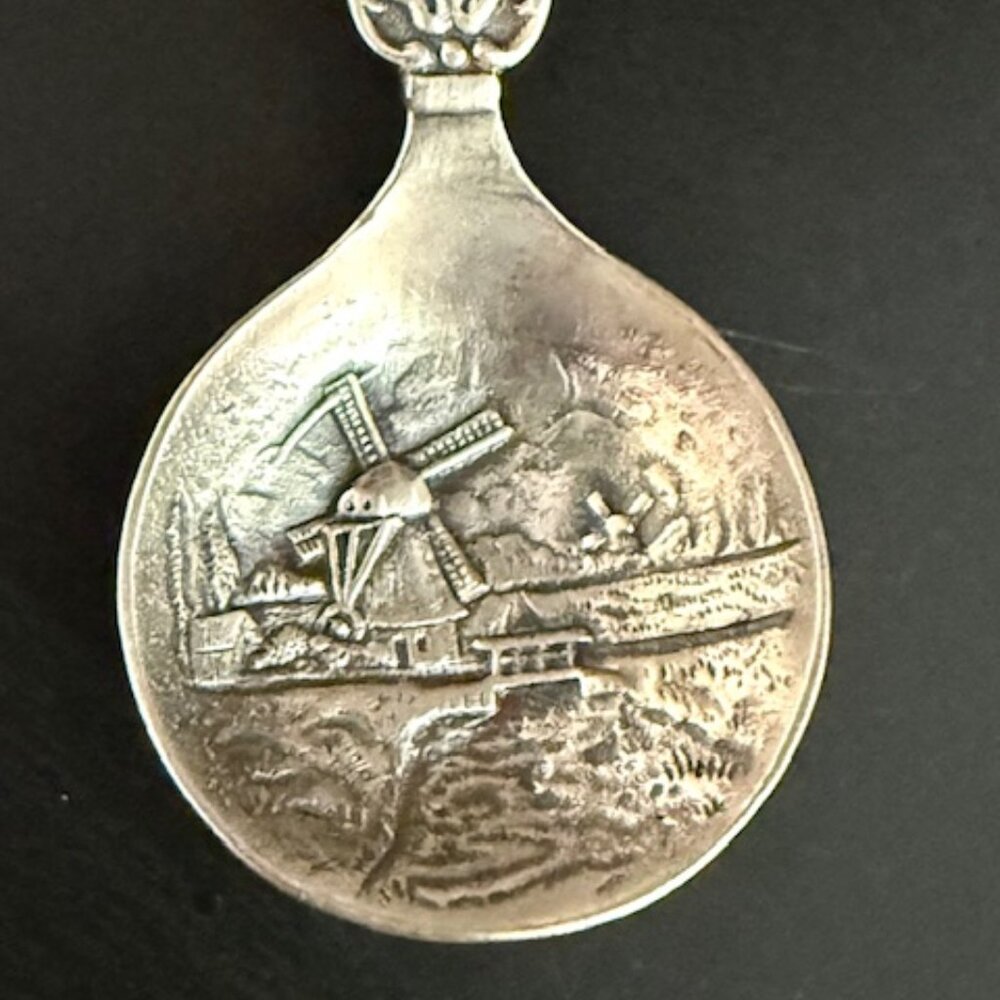 Vintage Collectible Holland Silverplate Spoon with Blue Delft Porcelain Inset - Picture 3 of 10